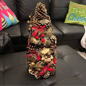 Vintage Pinecone Tabletop Christmas Tree
